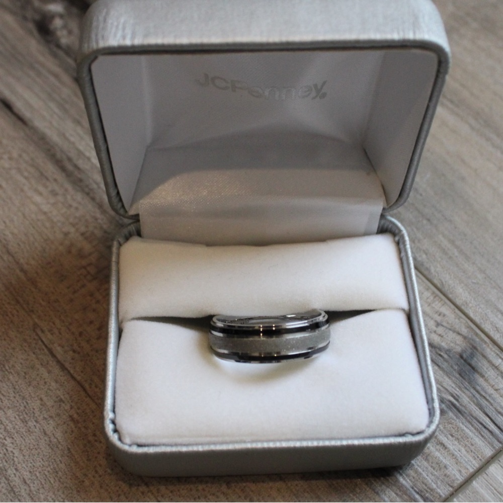 JCP men’s wedding band